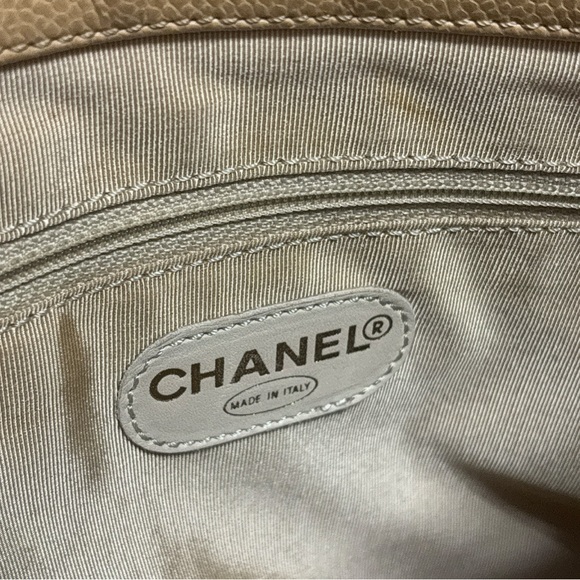 Vintage Caramel Caviar CHANEL Tote - Picture 6 of 13